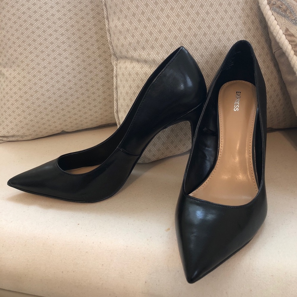 Brand New  👠 Express Sexy ❣️Heels pointed toe 🎀